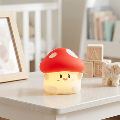 Veilleuse bébé | Lumière Douce Apaisante posée sur la table de chevet