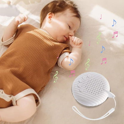 Veilleuse bruit blanc | DouxSommeil placée à côté de bébé qui dort