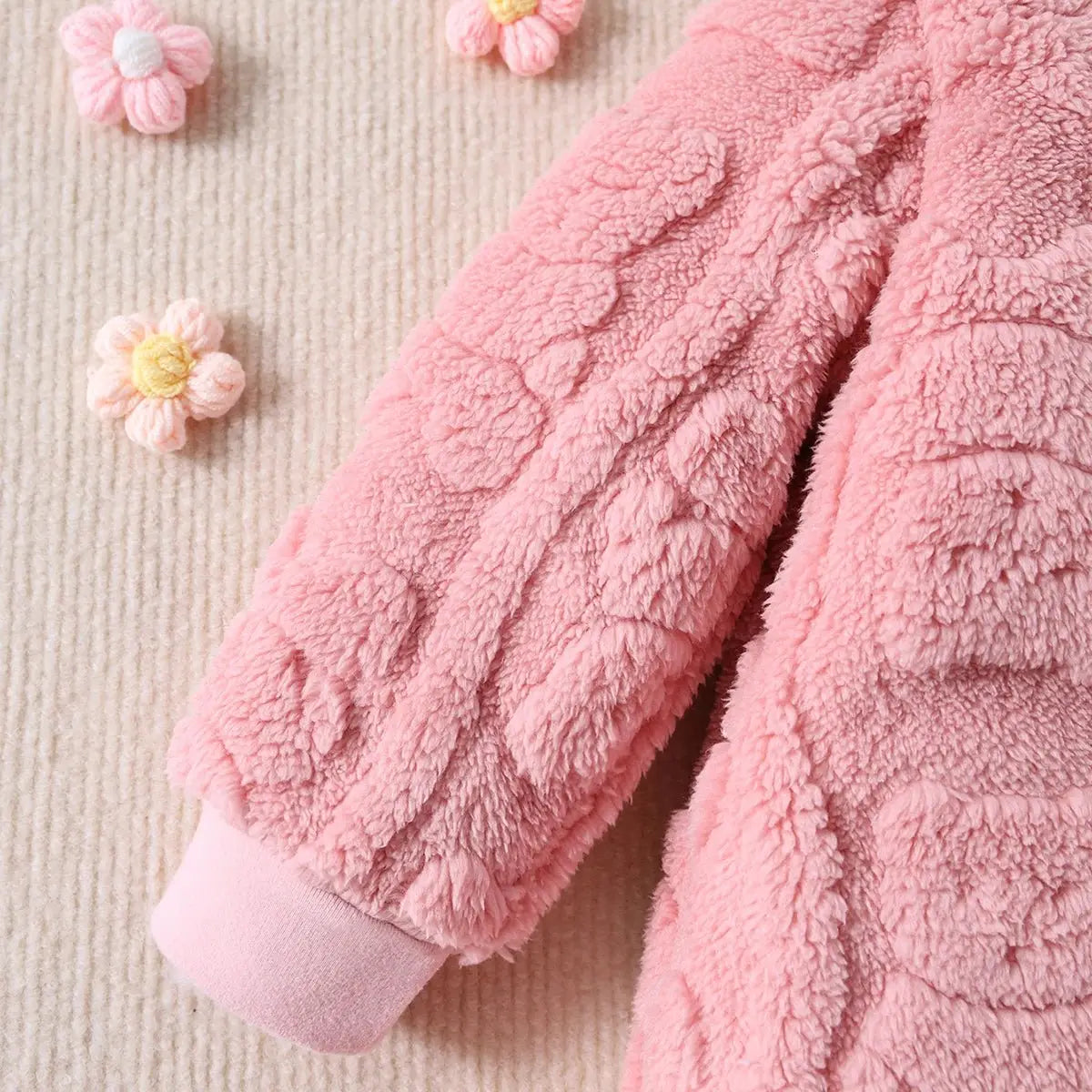 nid d'ange | Velours Oreilles Ours en gros plan